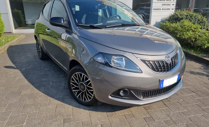 LANCIA YPSILON 1.0 HYBRID PLATINO S&S
