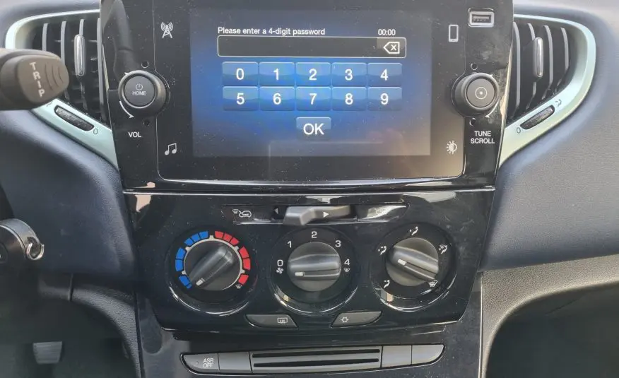LANCIA YPSILON 1.0 HYBRID PLATINO S&S