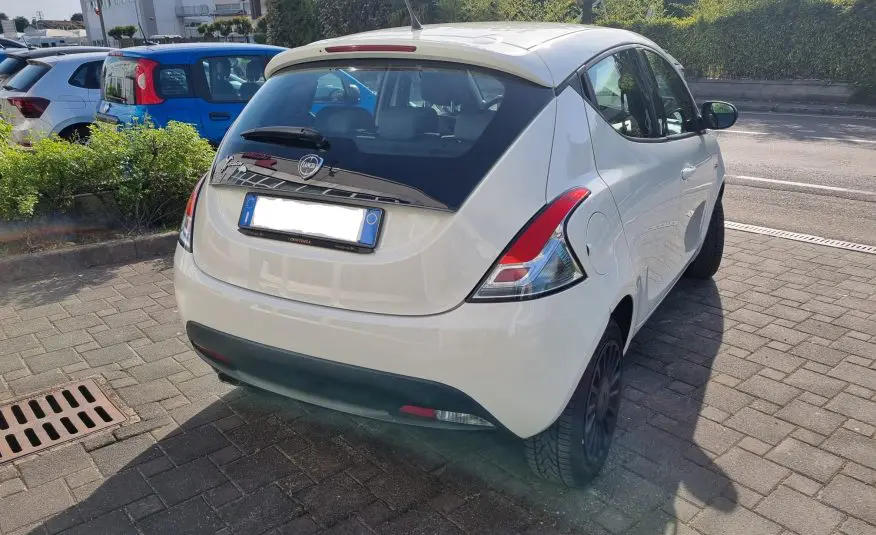 LANCIA YPSILON 1.2 ELEFANTINO ECOSHIC GPL 69CV