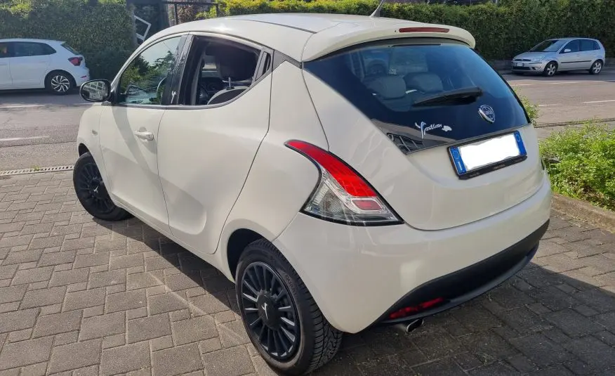 LANCIA YPSILON 1.2 ELEFANTINO ECOSHIC GPL 69CV