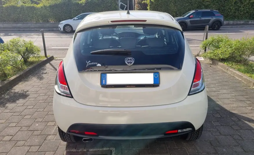 LANCIA YPSILON 1.2 ELEFANTINO ECOSHIC GPL 69CV