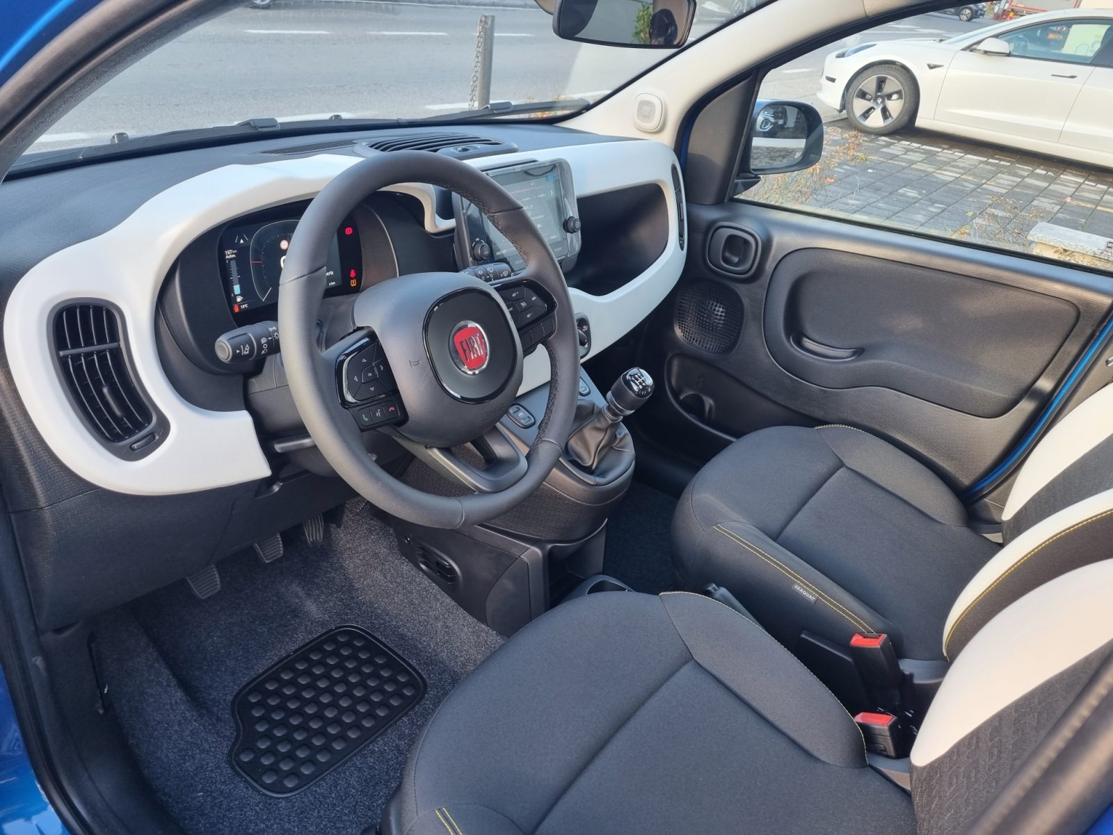 NUOVA FIAT PANDINA CROSS 1.0 HYBRID
