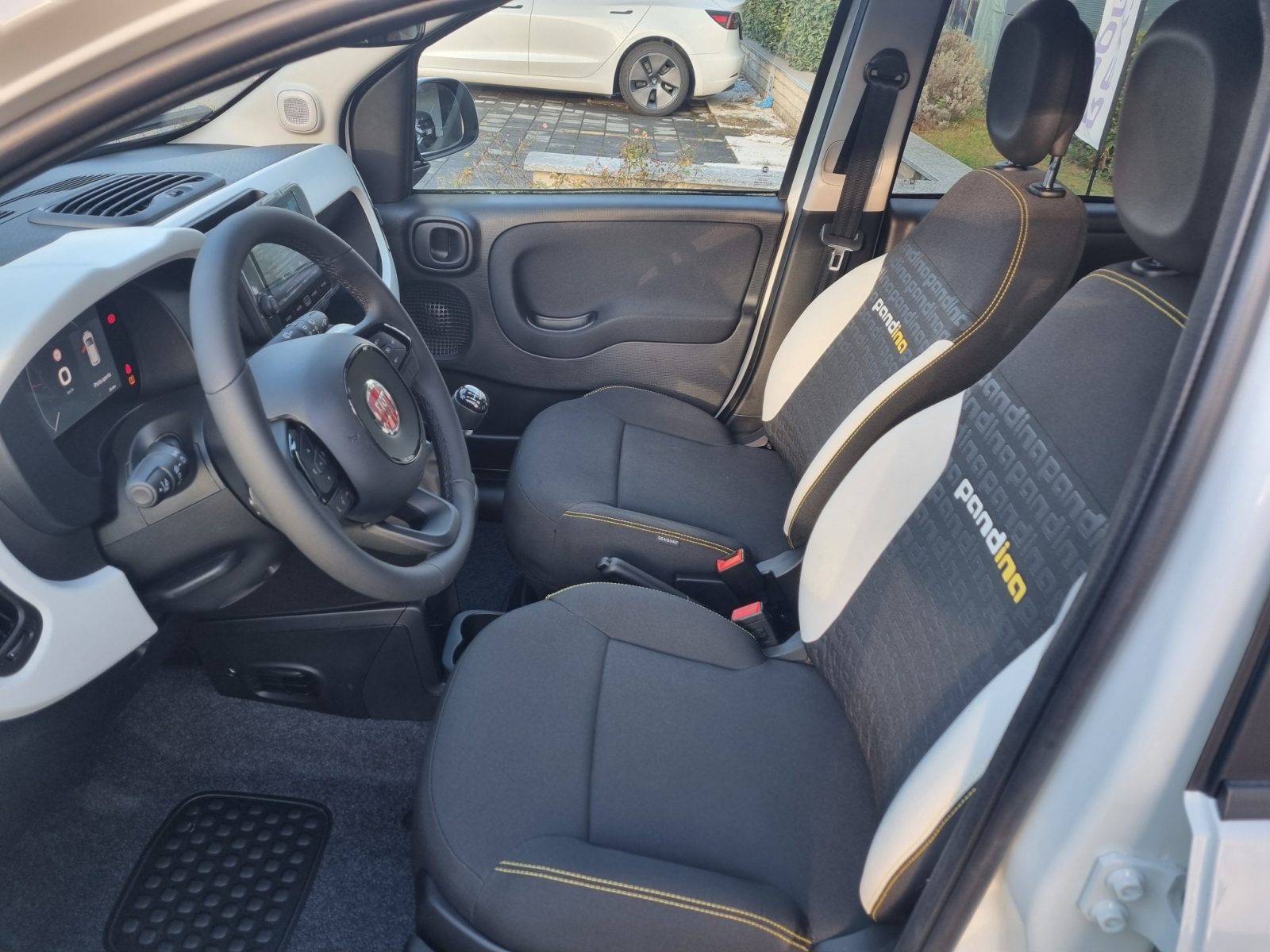 NUOVA FIAT PANDINA CROSS 1.0 HYBRID