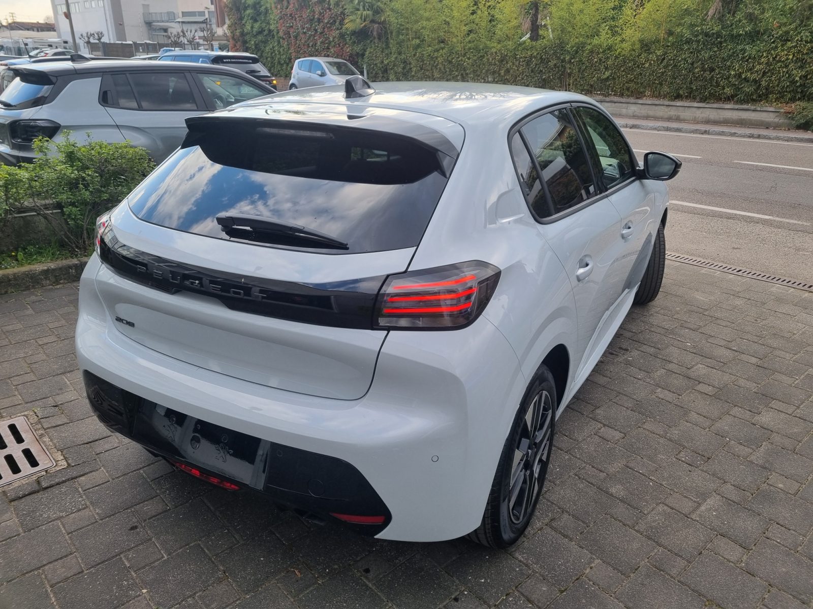 PEUGEOT 208 1.2 PURETECH ALLURE 100CV