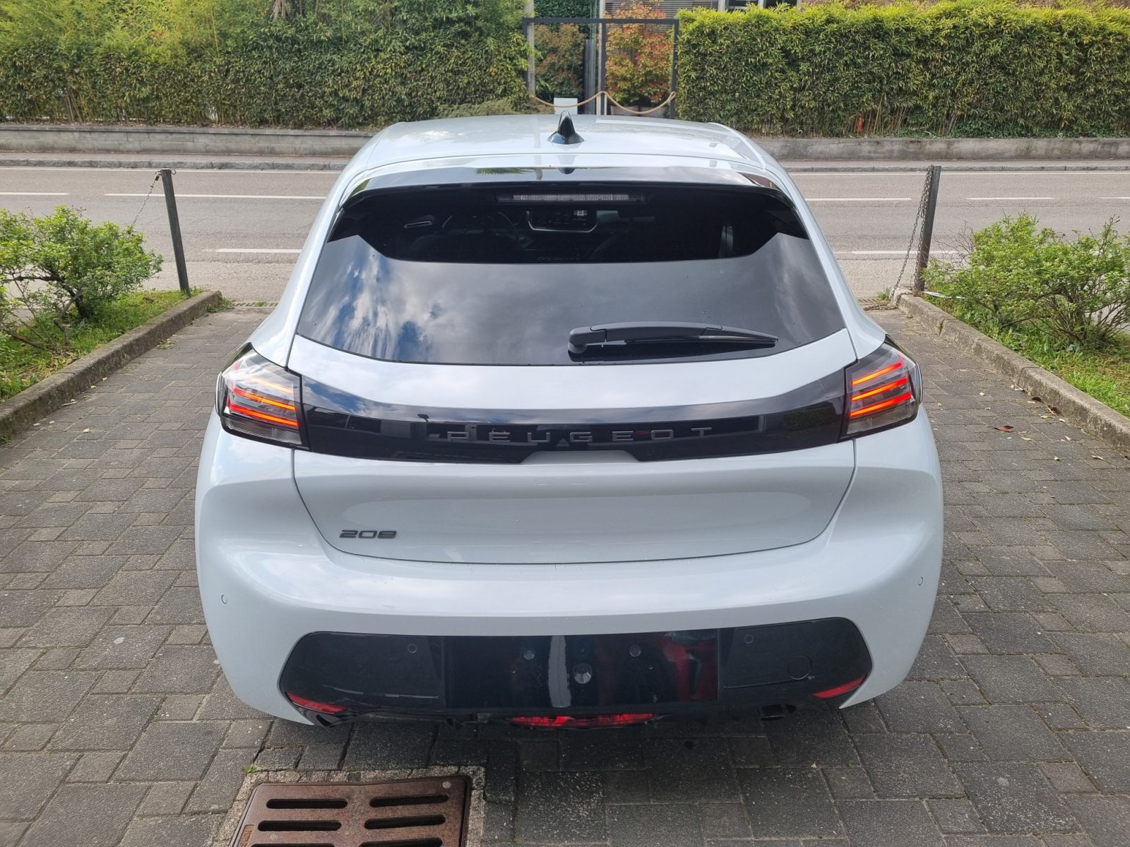 PEUGEOT 208 1.2 PURETECH ALLURE 100CV
