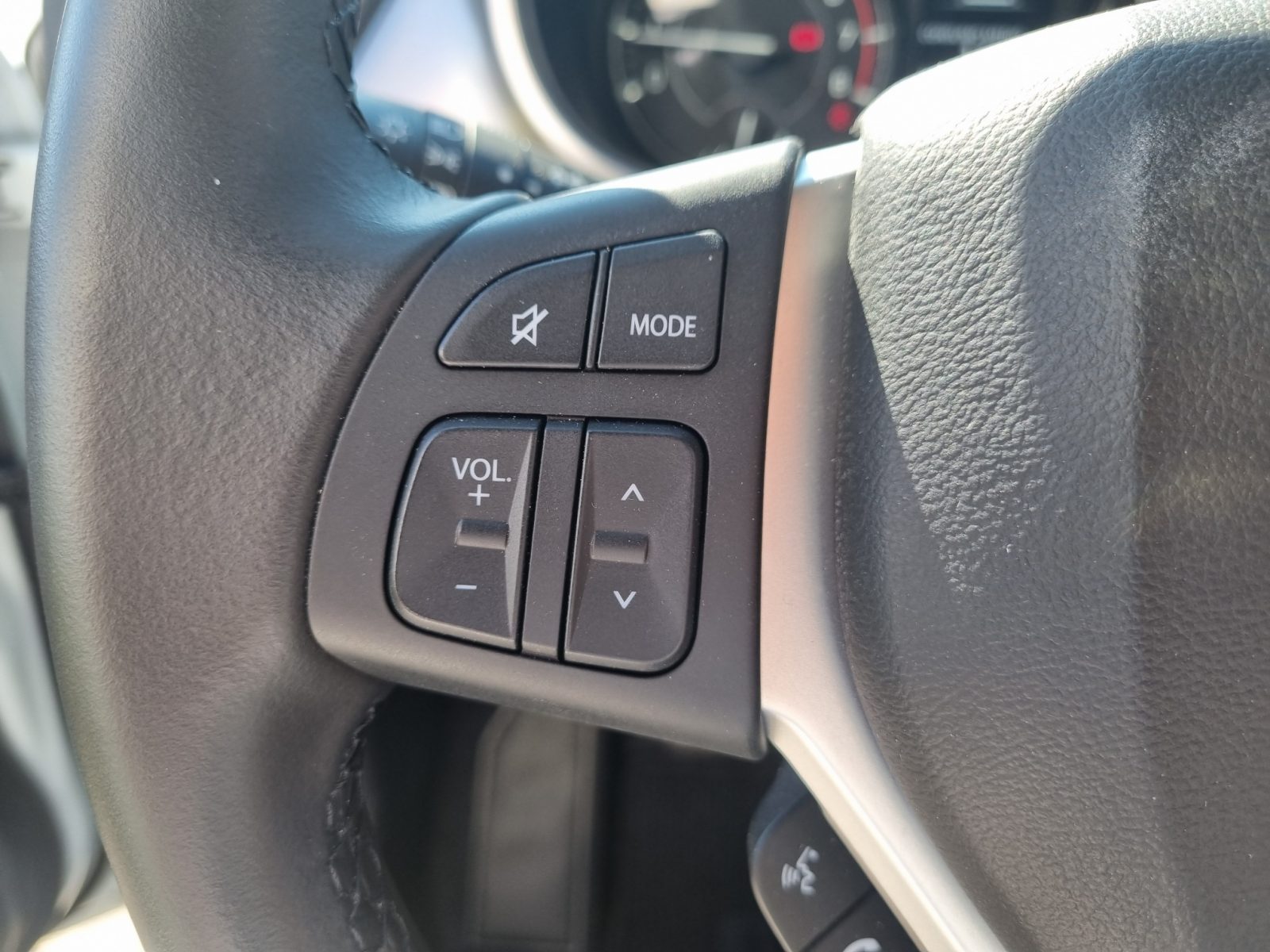 SUZUKI VITARA 1.4 HYBRID COOL 4×4